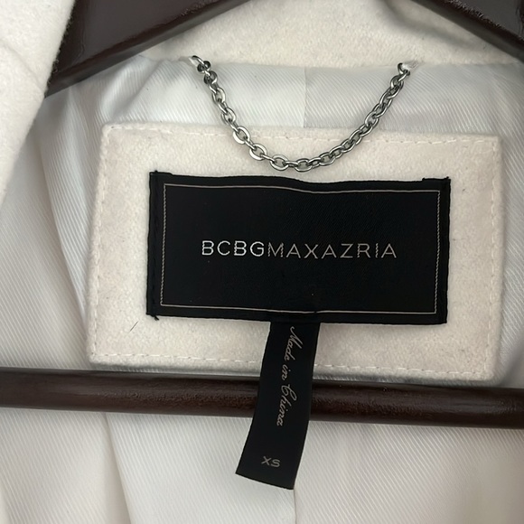 BCBG coat XS White jacket beautifully tailored. Great condition. Dry cleaned. - Picture 4 of 7